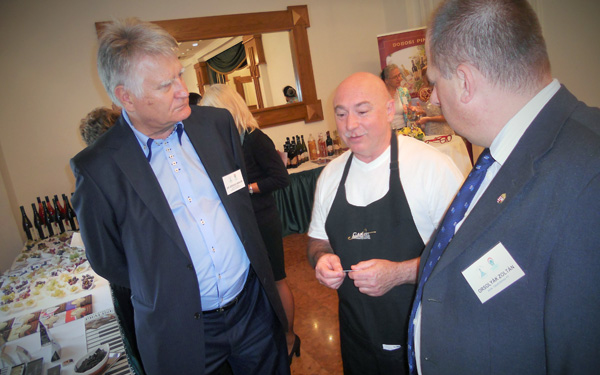 Gábor Sándor mutatta be bonbon különlegességeit a Hungarikum Akadémián