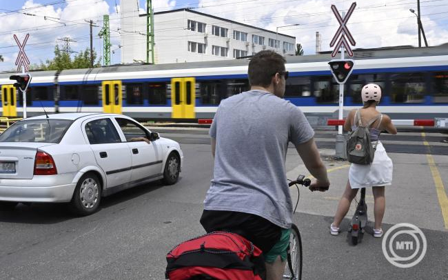 Pályázatot írtak ki középiskolásoknak a vasúti átjárós balesetek megelőzése érdekében
