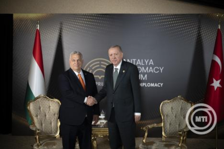 Orbán Viktor miniszterelnök Recep Tayyip Erdogan török elnökkel folytatott kétoldalú tárgyalást a törökországi Antalyában