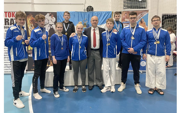 A XIII. Hódos Imre Kupán küzdöttek a Dombóvári Karatesulisok