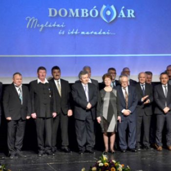 Átadásra kerültek Dombóváron a városi elismerések