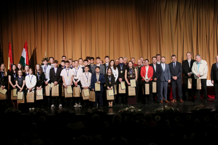 A kiváló ifjú sportolókat díjazták Dombóváron