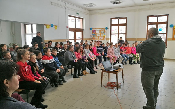  A rendőri hivatásról is beszélgettek a gyerekek