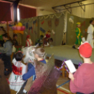 A '70-es évek világa a szekcsői iskolai farsangon