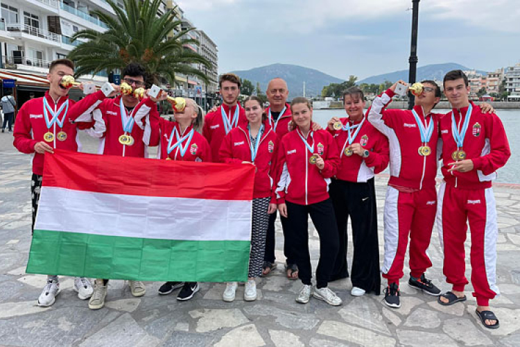 20 dombóvári érem az athéni világbajnokságon