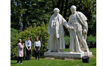 Dombóvár ad otthont több mint ötven éve az eredeti Kossuth-szoborcsoportnak