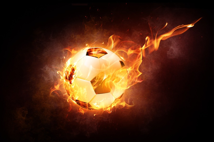 Fizethet a bírót szidó és megrúgó megye hármas focista