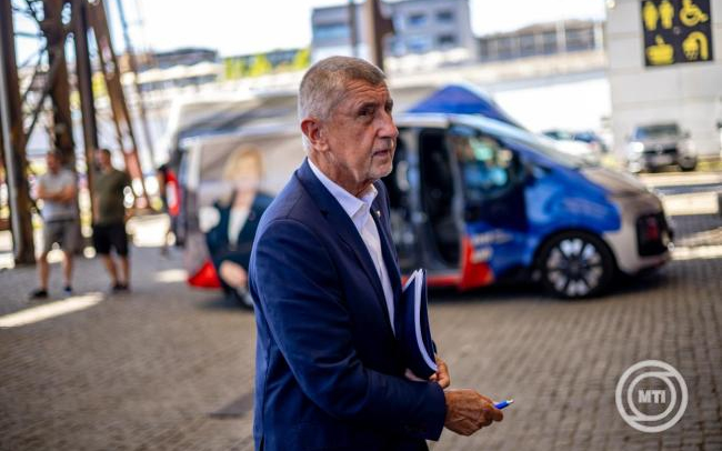 Andrej Babis: a V4-eknek aktívabbnak kellene lenniük a közel-keleti és az ukrajnai konfliktus rendezésének kérdésében