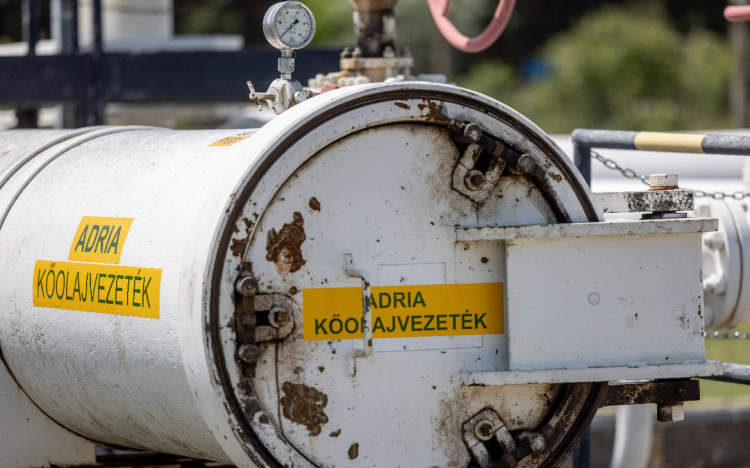 A Mol szerint a Janaf magadabb tranzitdíjon szállít olajat