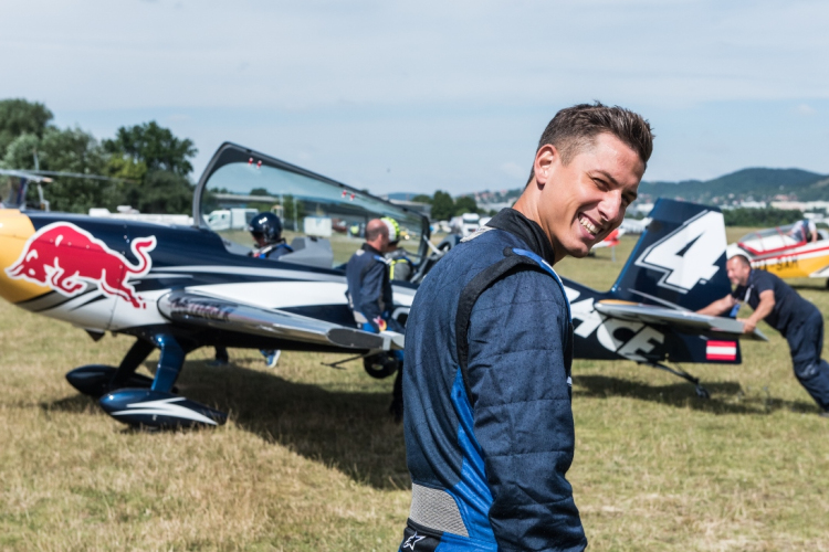 Fejjel lefelé száguldozott a fociválogatott csatára