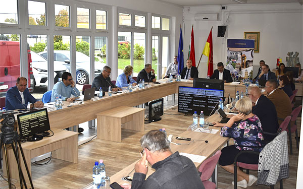 Megtartotta első ülését a dombóvári képviselő-testület